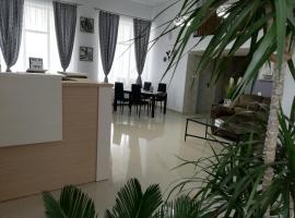 Hotel Holiday Victoria，位于维多利亚的酒店