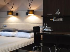 Dark Pub Hotelik，位于戈尔利采的酒店
