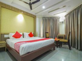 OYO 28567 Krishna Holiday Village，位于德里久尔的酒店