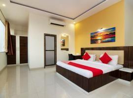 OYO 27851 Hotel Xpress，位于Asangaon的酒店