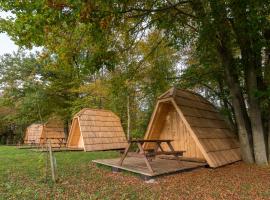 Glamping Village - Speleo Camp，位于洛加泰茨的酒店