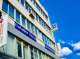 Cloud Sharing Hotel Hakata 1 Guesthouse Dormitory，位于福冈的旅馆