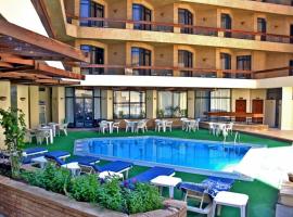 加迪斯套房与公寓酒店，位于卢克索Nile River Luxor的酒店