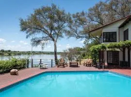 Kayube Zambezi River House