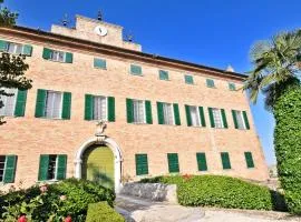 卡斯特罗迪蒙特拉多酒店