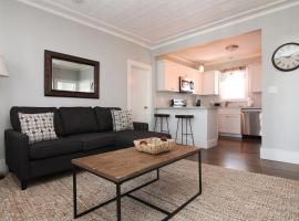 New One Bedroom Apartment Near Lake Winnipesaukee，位于沃尔夫伯勒的酒店