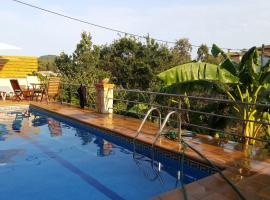 Casita con piscina y barbacoa privada，位于布拉内斯的乡村别墅