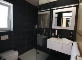 ME Hotel by WMM Hotels，位于Meitingen的酒店