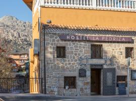 Hostel La Pedriza，位于曼萨纳雷斯-埃尔雷亚尔的酒店