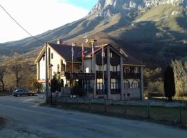 Hotel Cumbres Valdeón，位于波萨达德瓦尔德翁的酒店