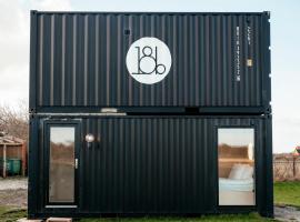 Containerhus 18b，位于哈博尔的公寓式酒店