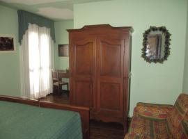 Camera Matrimoniale Day Use dalle 9 alle 17 - 3 ore，位于Áriis的酒店