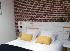APPART HOTEL LA CENSE PIERROT DES PRINCES，位于圣阿芒莱索的酒店
