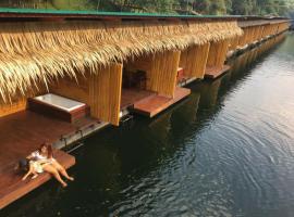 The Hub Erawan Resort，位于Nobleboro的酒店