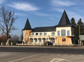 Villa Dolce Vita，位于Novyy Milyatin的酒店