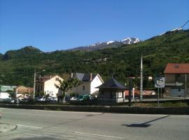 拉派克斯酒店，位于Luzenac特里姆尼斯滑石场附近的酒店