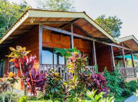 Heliconias Rainforest Lodge，位于比加瓜的山林小屋