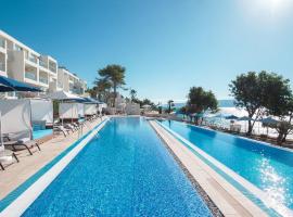 Girandella Valamar Collection Resort，位于拉巴克的酒店