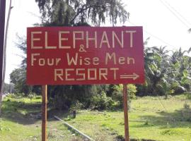 Elephant and Four wise men resort，位于尼尔岛的带停车场的酒店