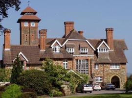 Highbullen Golf and Leisure Hotel，位于Umberleigh Bridge的酒店
