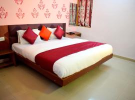 Hotel The Grand Aryakul by Sky Stays，位于艾哈迈达巴德的酒店