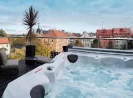 中央第一酒店，位于诺尔雪平的带按摩浴缸的酒店