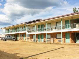 Toledo Town Inn，位于Many的酒店