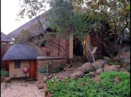 Gecko Lodge and Cottage, Mabalingwe，位于沃姆巴斯的酒店