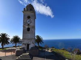 R&eacute;sidence I FIORETTI，位于Canari的带停车场的酒店