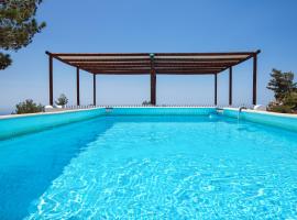 Villa M - Villa with private pool and yard，位于Anatolí的度假屋