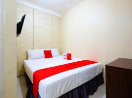 RedDoorz near Universitas Diponegoro Semarang，位于三宝垄的酒店