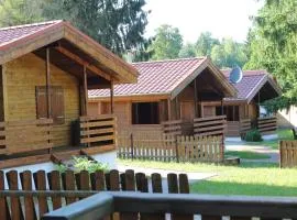 Domki nad jeziorem w Karłowicach