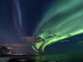 Rystad Lofoten Camping，位于Rystad的海滩酒店