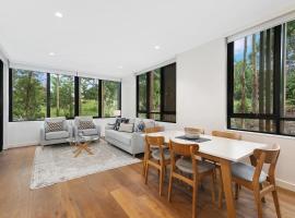 Stylish lux home with hotel grade cleanliness，位于Pymble的酒店