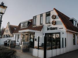 Hotel De4dames，位于斯希蒙尼克奥赫Marina Schiermonnikoog附近的酒店