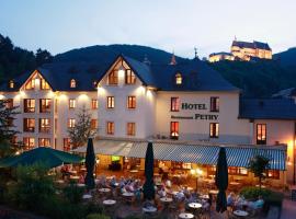 Logis Hotel-Restaurant Petry，位于维安登维安登城堡附近的酒店