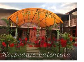 Hospedaje Familiar Valentina，位于Mera的酒店