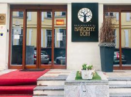 那罗丁圆顶酒店，位于班斯卡-比斯特里察的酒店