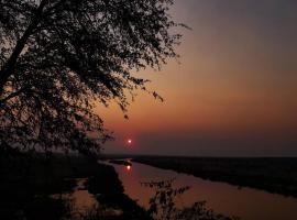 Kavango River Lodge，位于龙杜的酒店