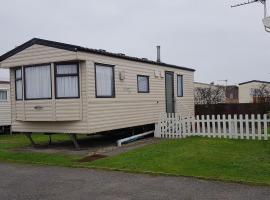 4 Berth with private Garden - 58 Brightholme Holiday Park Brean!，位于布里恩的露营地