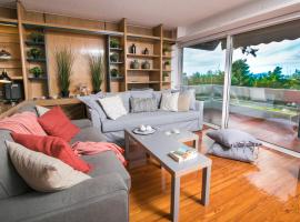 One-of-a-kind Athens Riviera Apartment，位于雅典的酒店