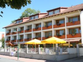 Hotel zum Kastell，位于巴特塔茨曼斯多夫的酒店