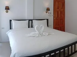 Chaweng best hotel and hostel samui