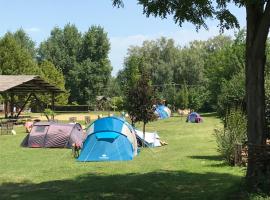 Oliver Inn Camping，位于巴拉通雷勒的豪华帐篷营地