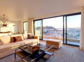 Luxury Graça Apartment The Most Amazing View of Lisbon，位于里斯本马蒂姆莫尼兹广场附近的酒店