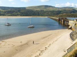 92 Barmouth Bay Holiday Park，位于Llanddwywe的度假园