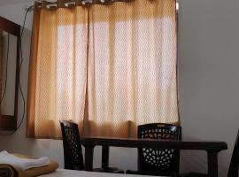 Dwaraka Lodging & Restaurant，位于乌杜皮的酒店