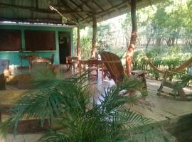 hostel Lomas del Bosque，位于Escamequita的酒店