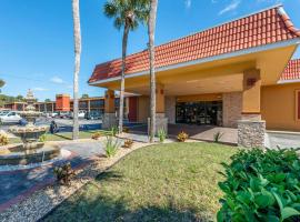 Quality Inn and Suites Palatka Riverfront，位于帕拉特卡的酒店