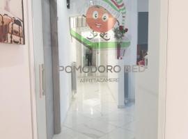 Pomodoro Bed，位于卡斯特罗维拉里的酒店